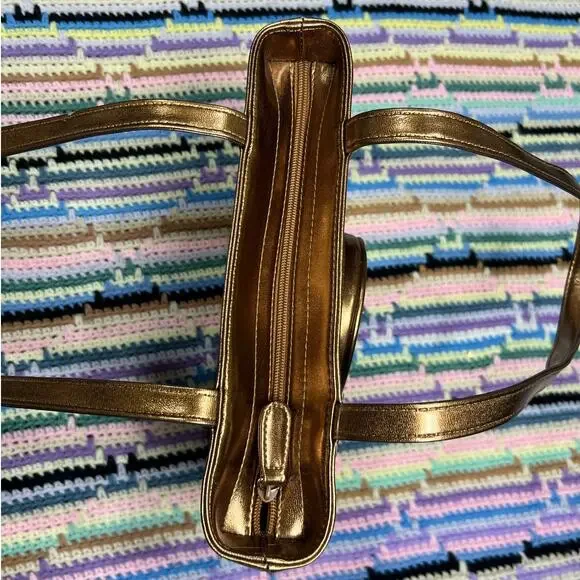 y2k Far Nine Bronze Clock Purse - Picture 12 of 12